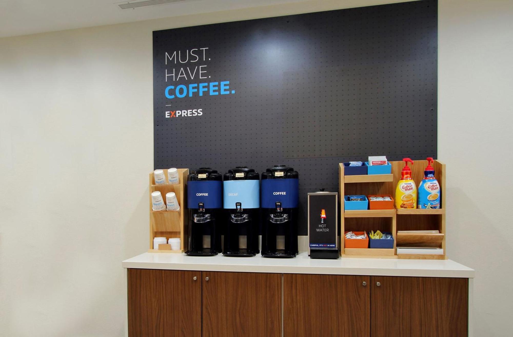 Holiday Inn Express & Suites Indianapolis - East By Ihg Экстерьер фото