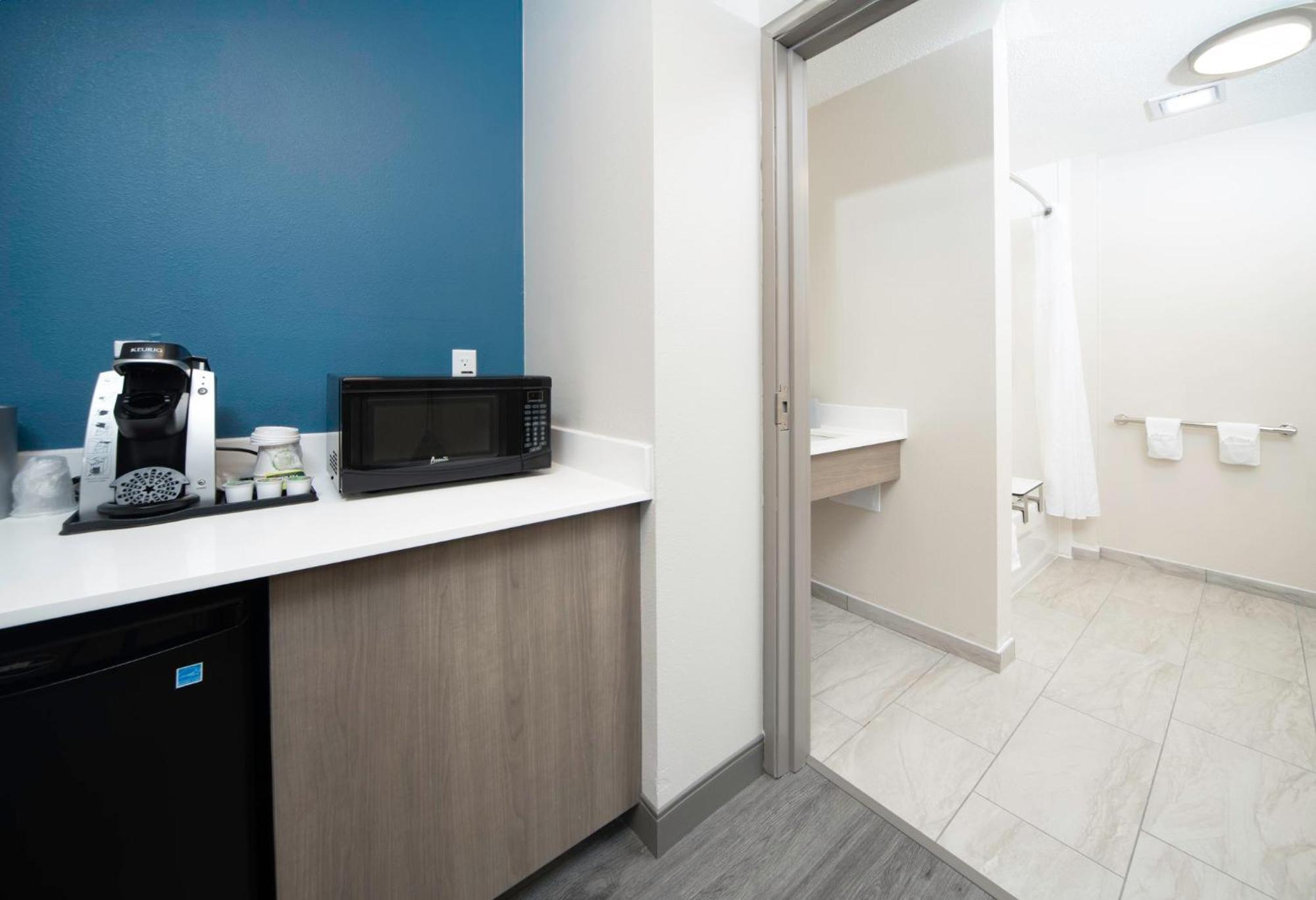 Holiday Inn Express & Suites Indianapolis - East By Ihg Экстерьер фото