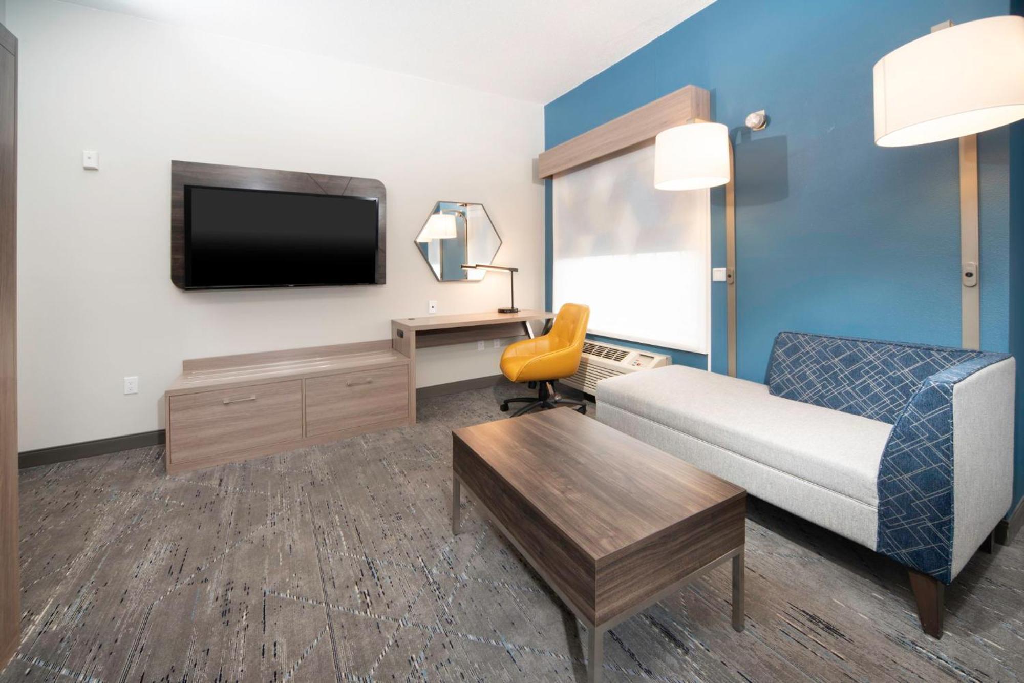 Holiday Inn Express & Suites Indianapolis - East By Ihg Экстерьер фото
