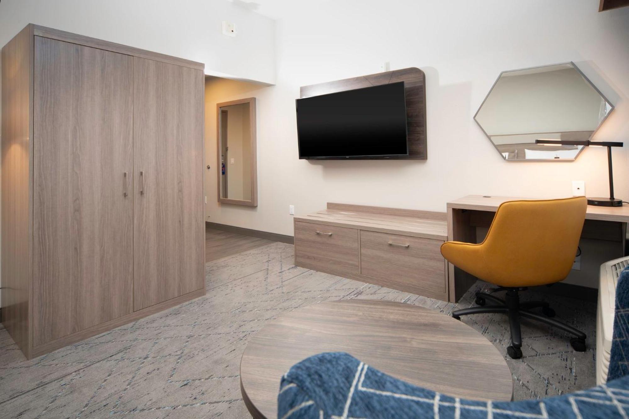 Holiday Inn Express & Suites Indianapolis - East By Ihg Экстерьер фото