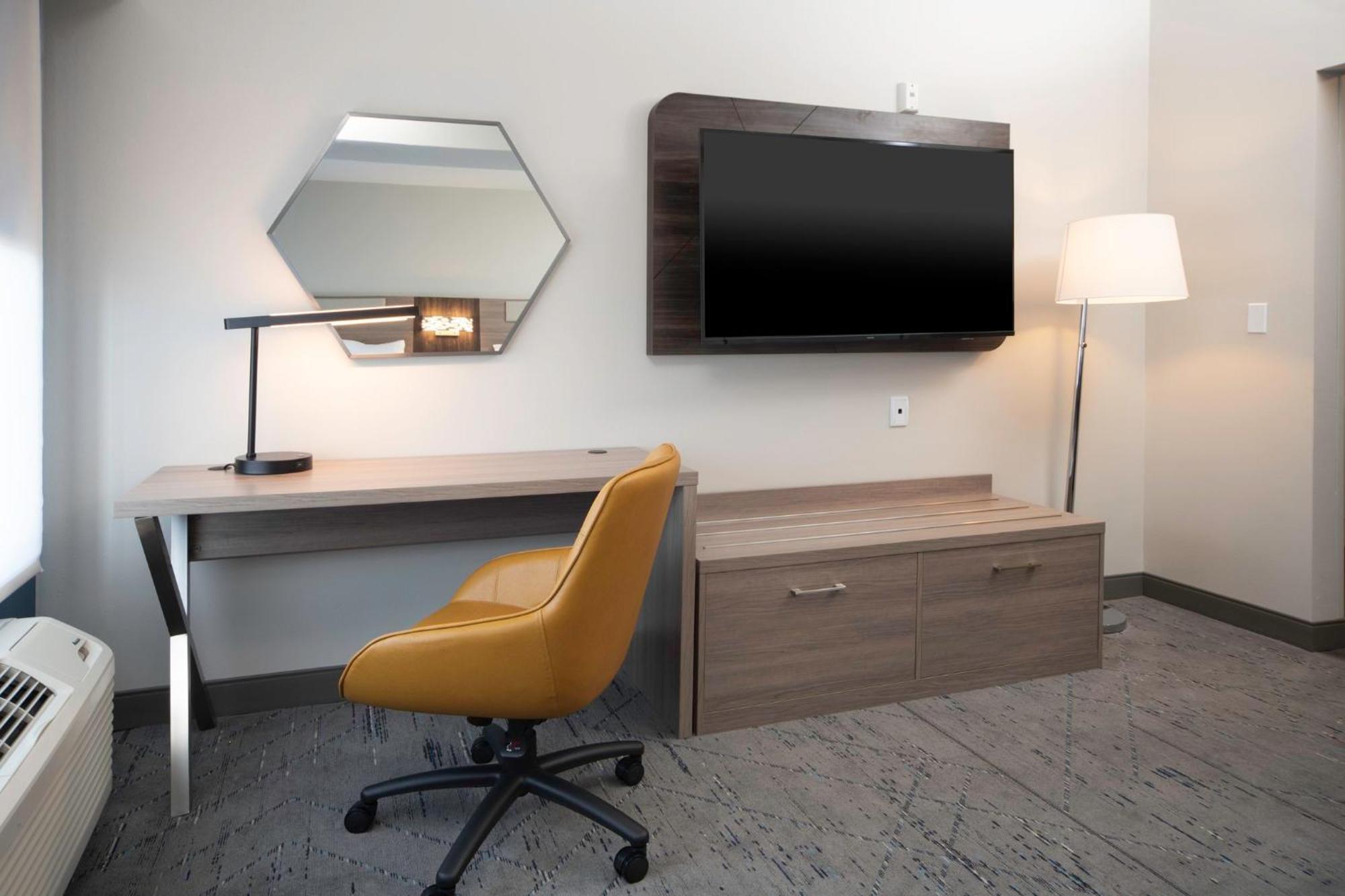 Holiday Inn Express & Suites Indianapolis - East By Ihg Экстерьер фото