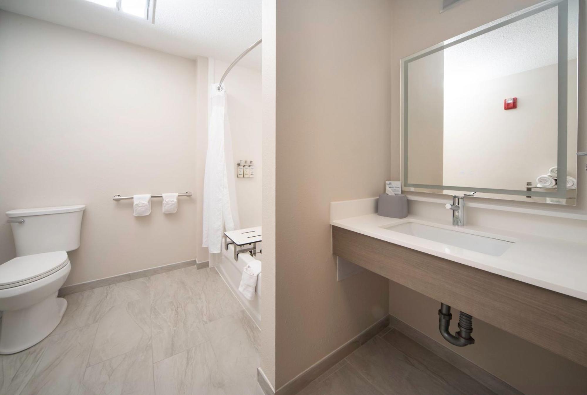 Holiday Inn Express & Suites Indianapolis - East By Ihg Экстерьер фото