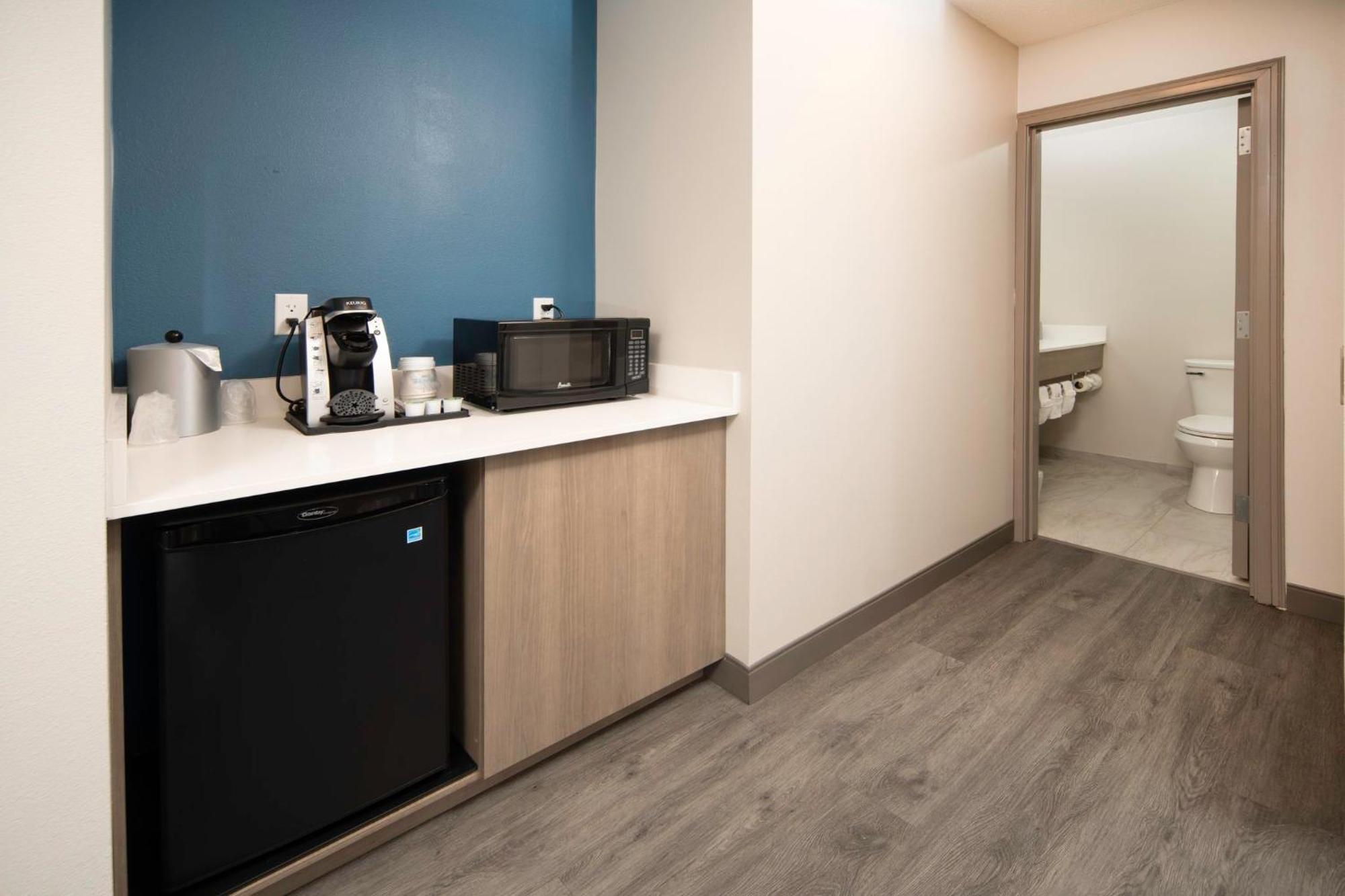 Holiday Inn Express & Suites Indianapolis - East By Ihg Экстерьер фото