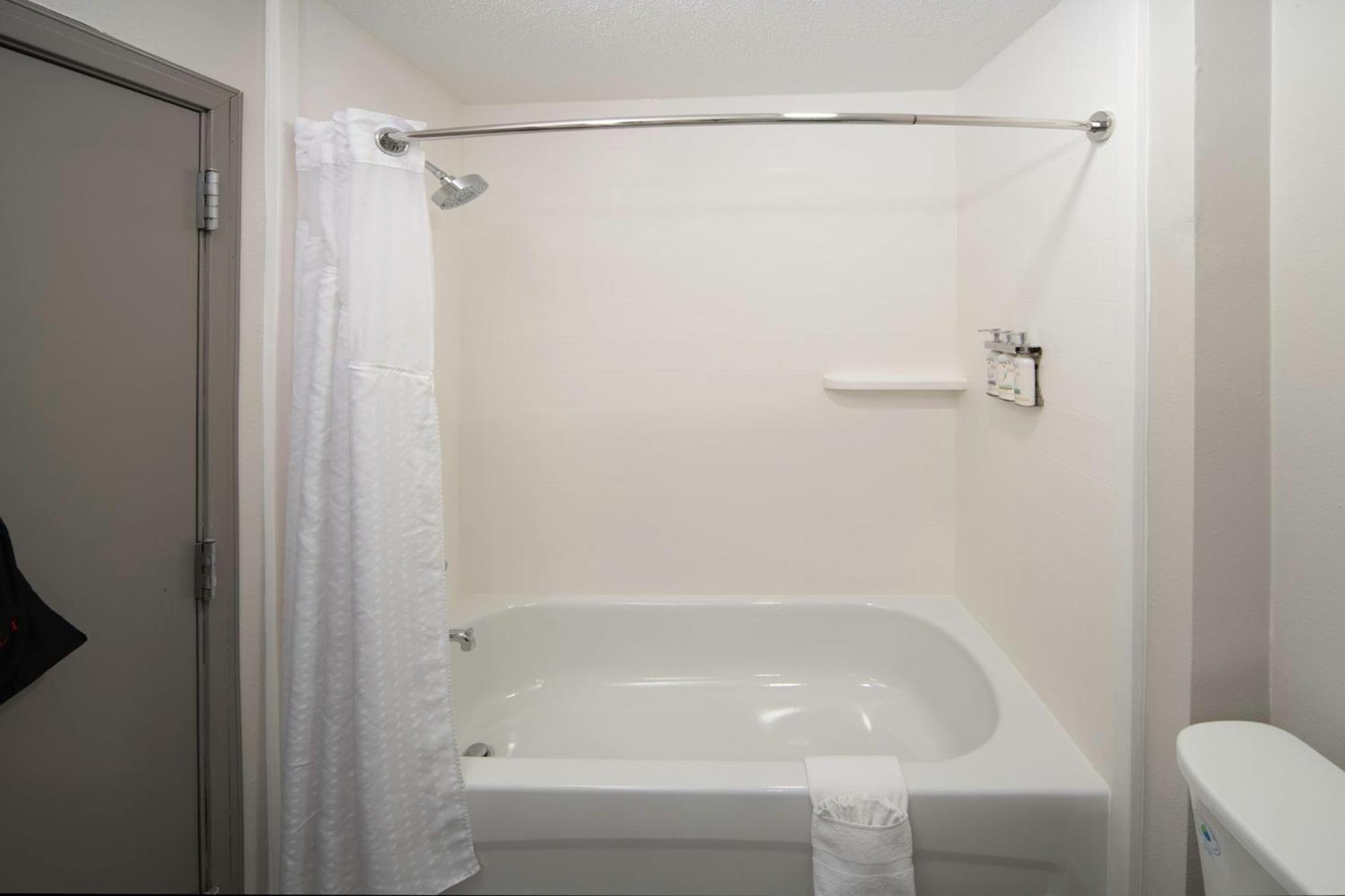 Holiday Inn Express & Suites Indianapolis - East By Ihg Экстерьер фото