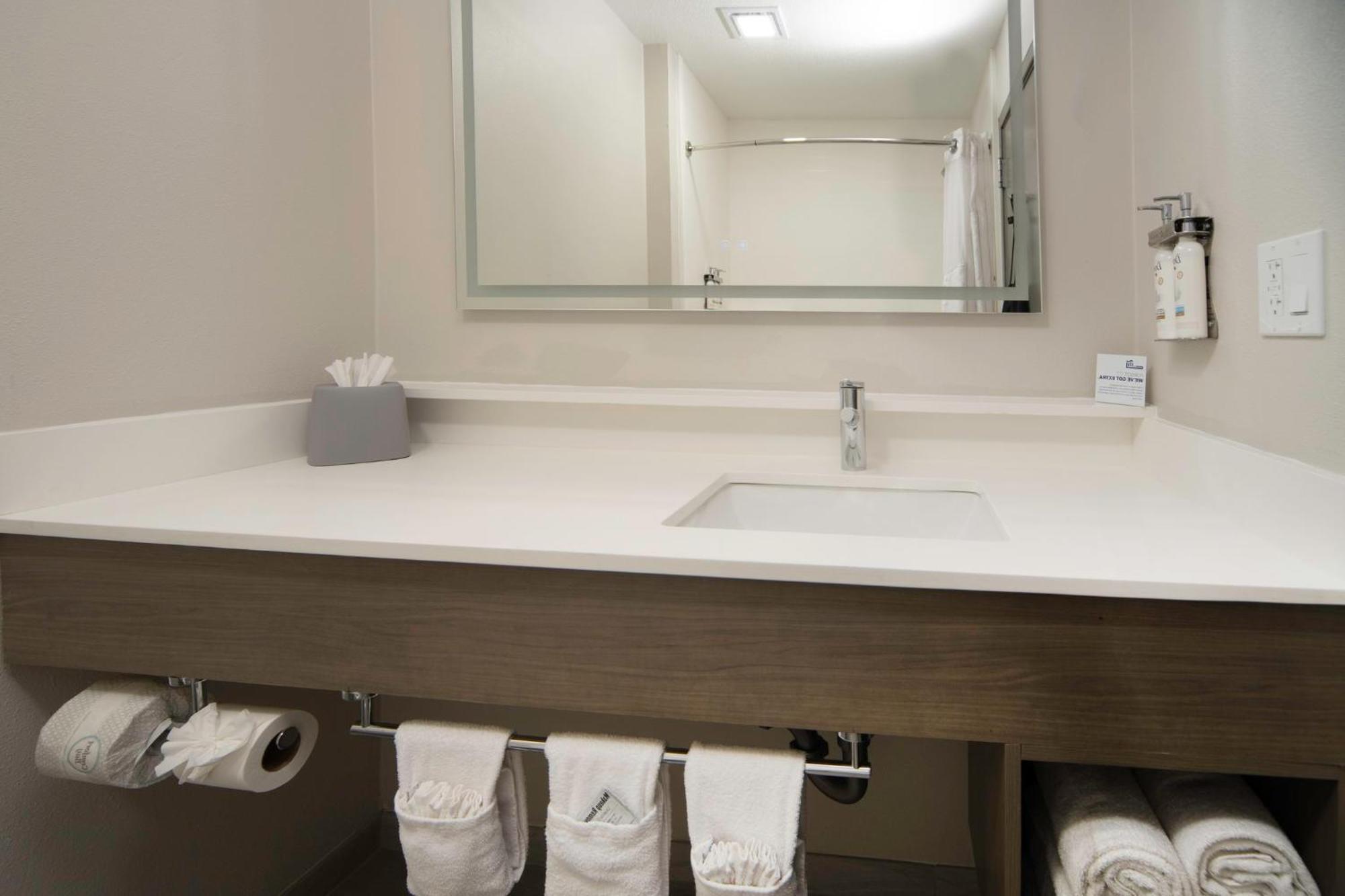Holiday Inn Express & Suites Indianapolis - East By Ihg Экстерьер фото