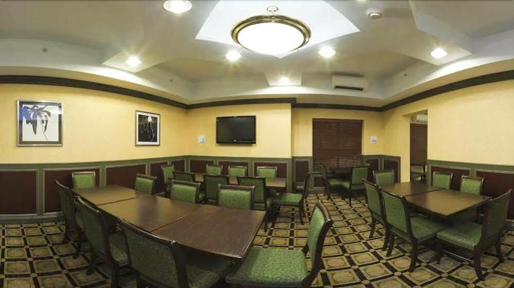 Holiday Inn Express & Suites Indianapolis - East By Ihg Экстерьер фото